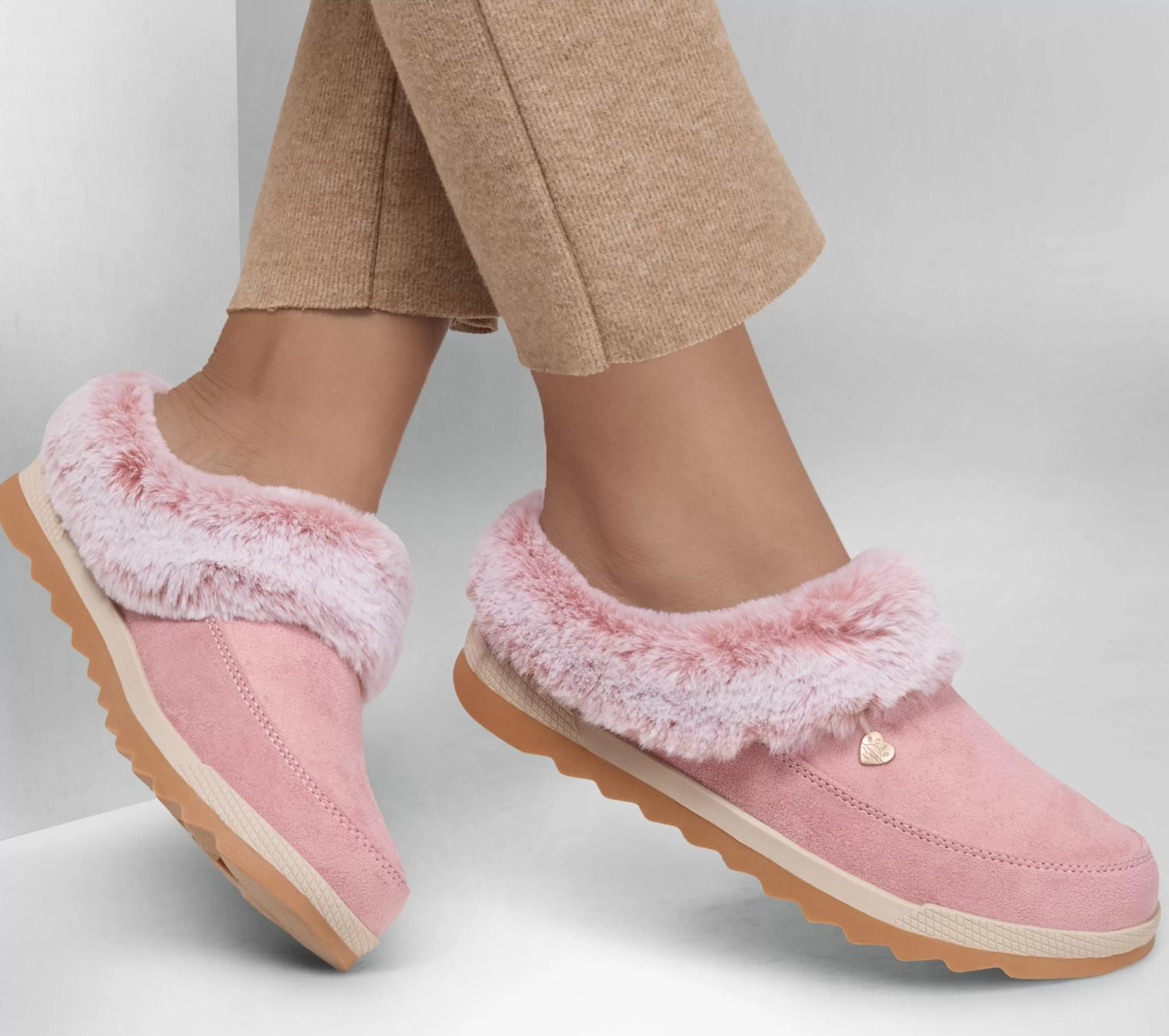 BOBS Cozy Chill*SKECHERS Hot