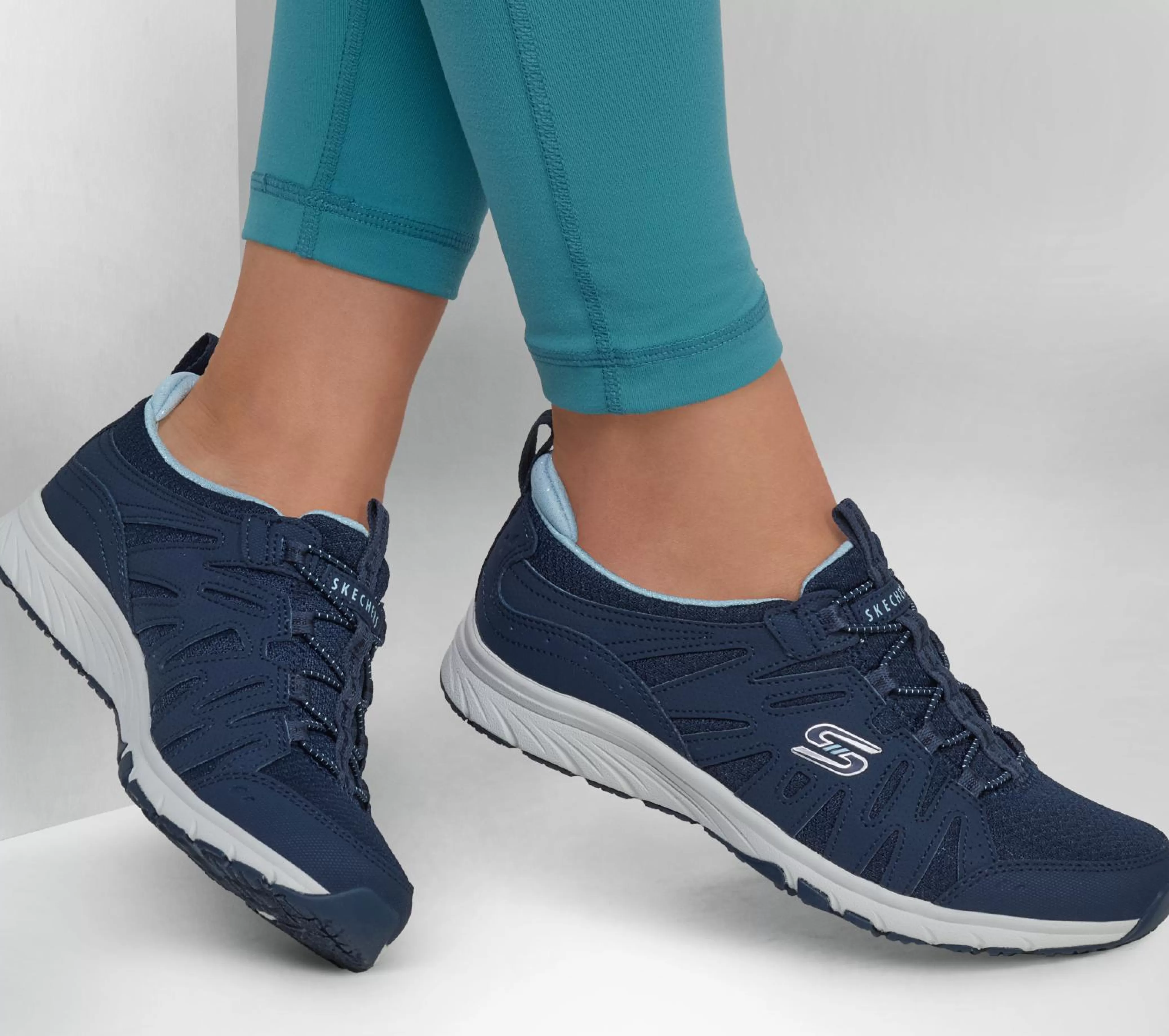 Gratis Sport - Unwind*SKECHERS Shop