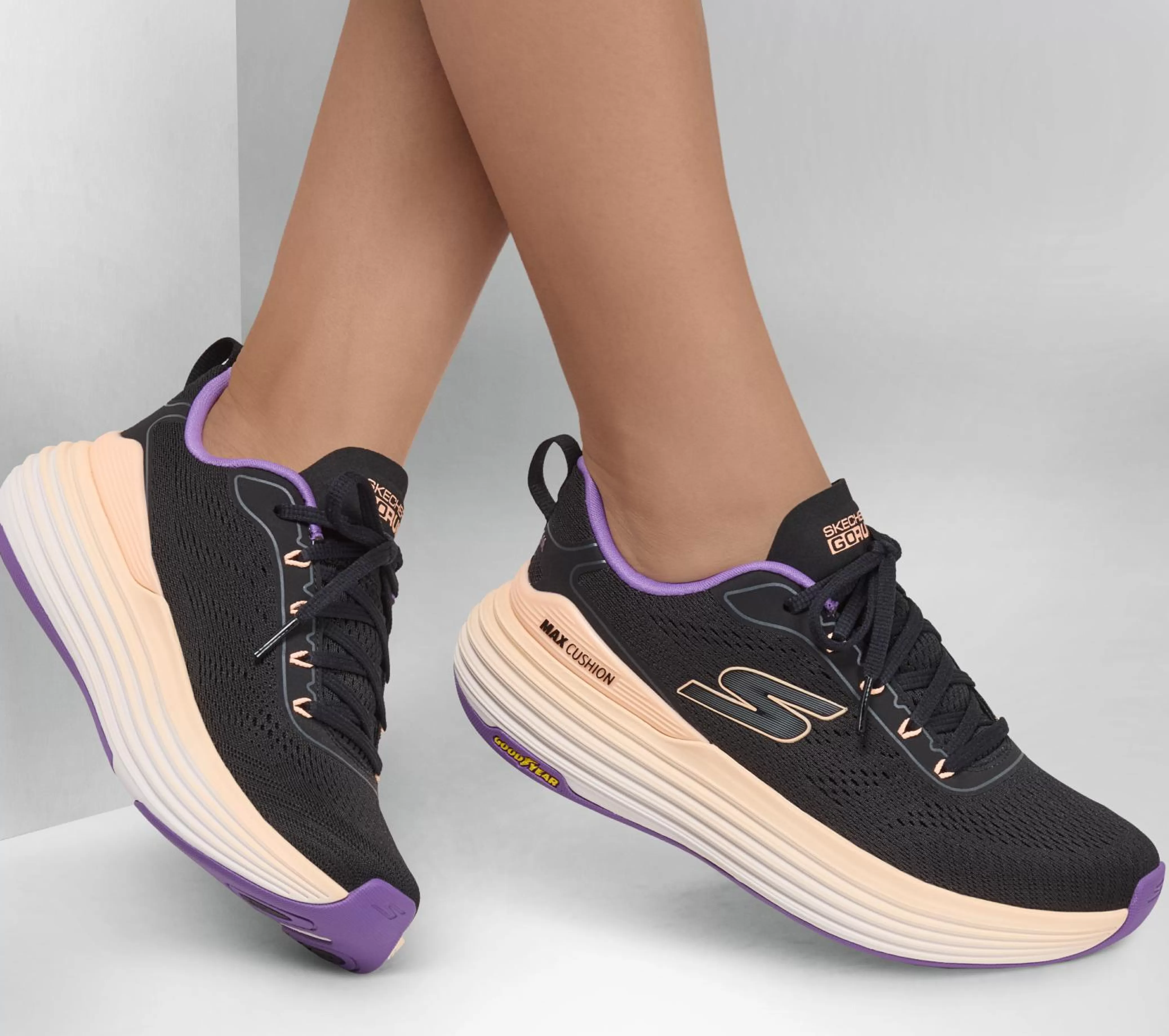 Max Cushioning Suspension - High Road*SKECHERS Shop