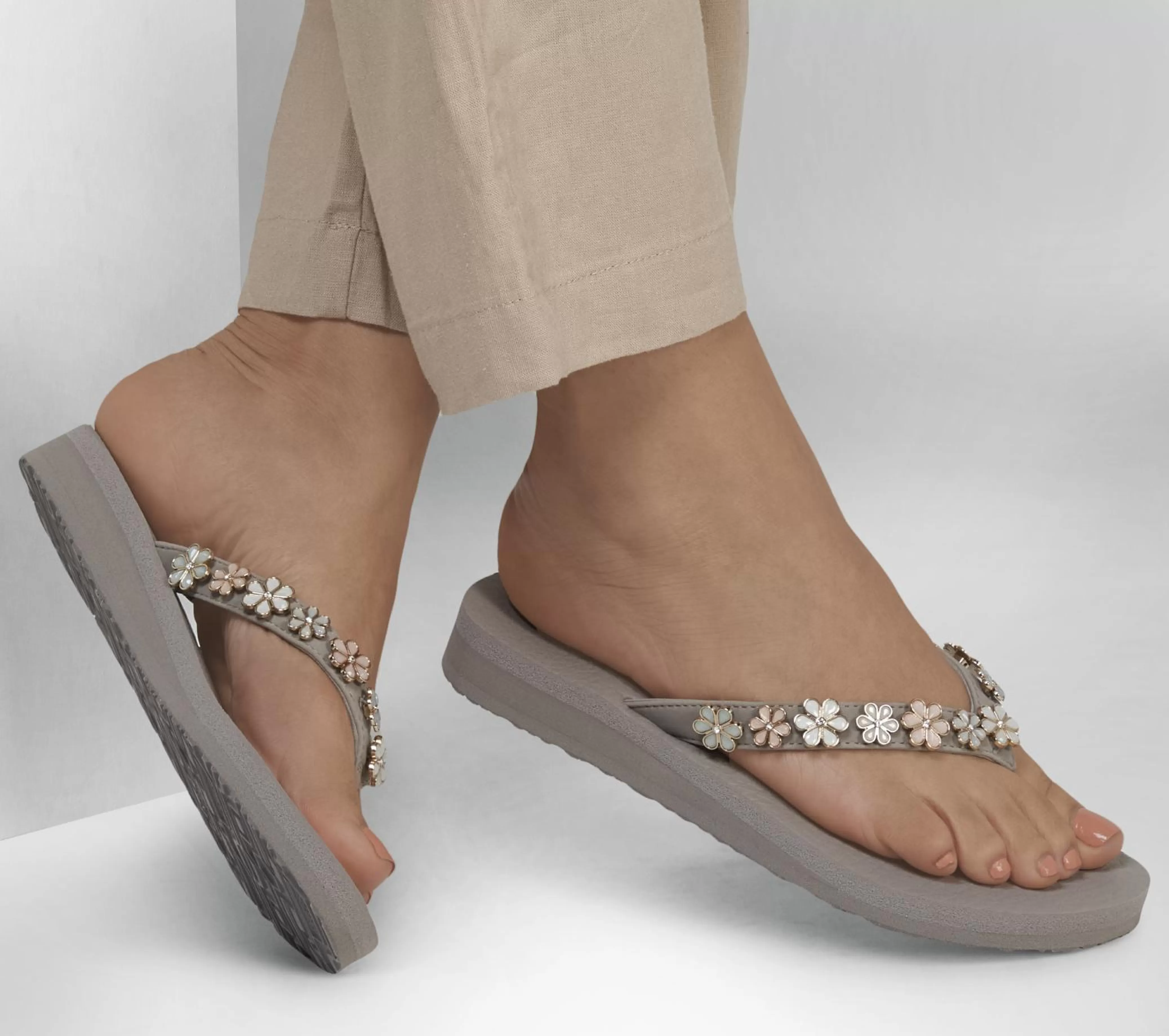 Meditation - Daisy Crush*SKECHERS Fashion