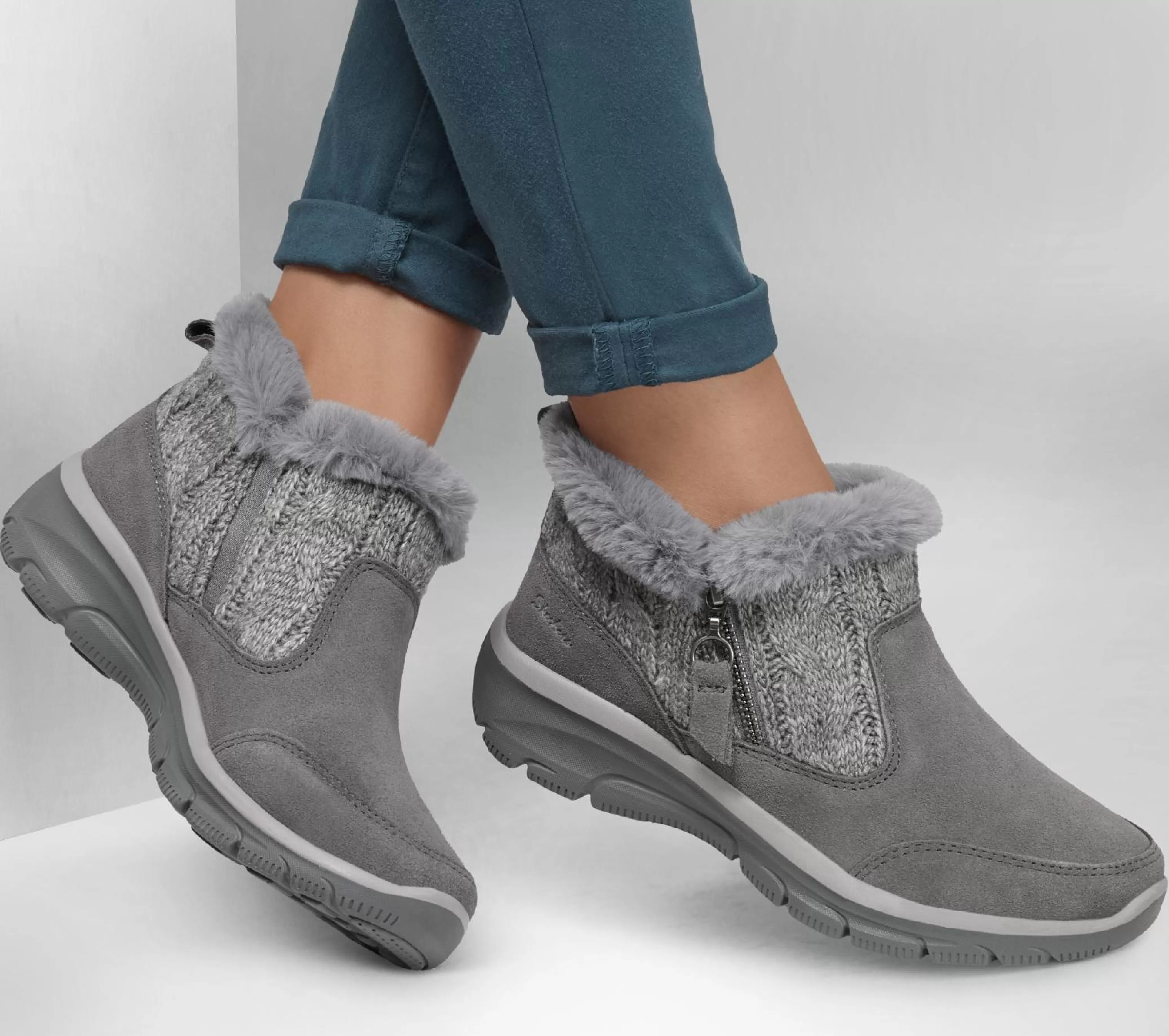 Relaxed Fit: Easy Going - Cozy Inn*SKECHERS Best